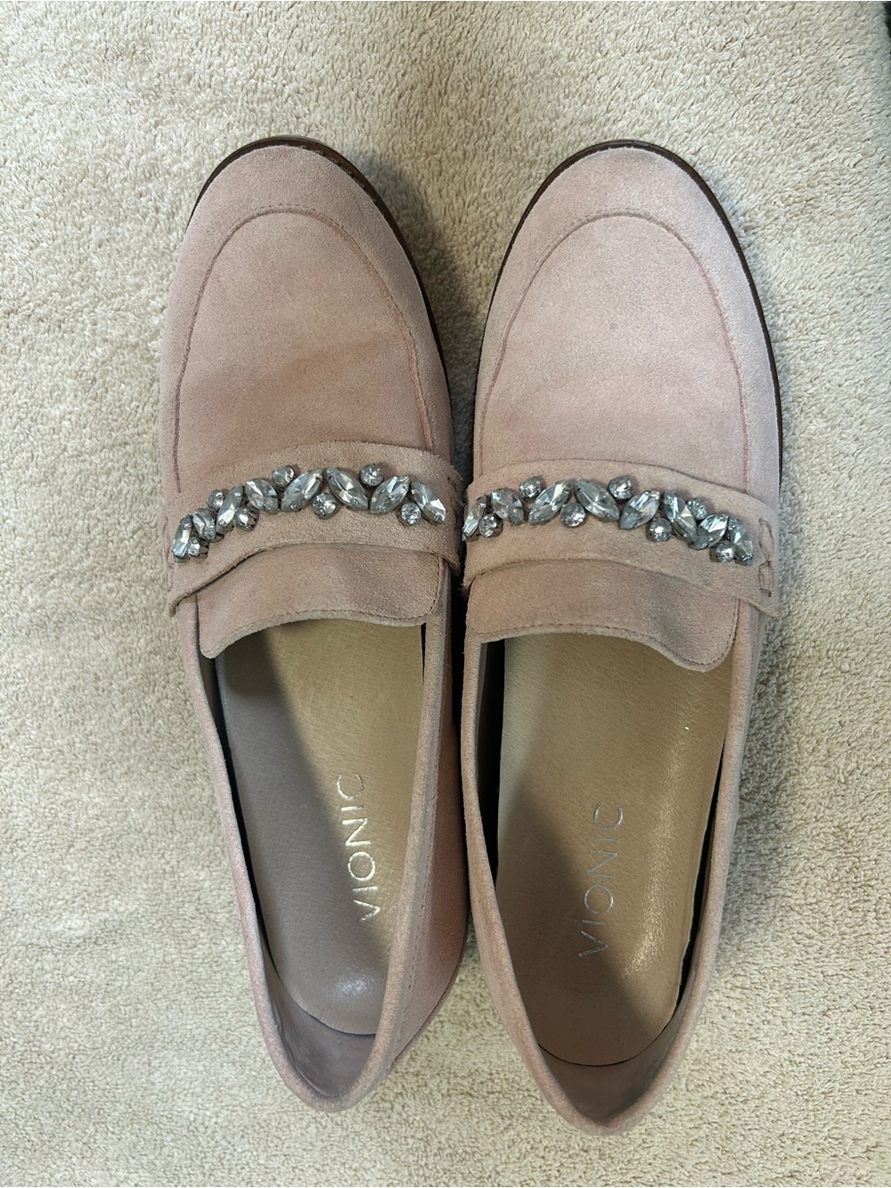 VIONIC AVVY light pink suede w/rhinestone crystal embellishment. Size 7.5 nice